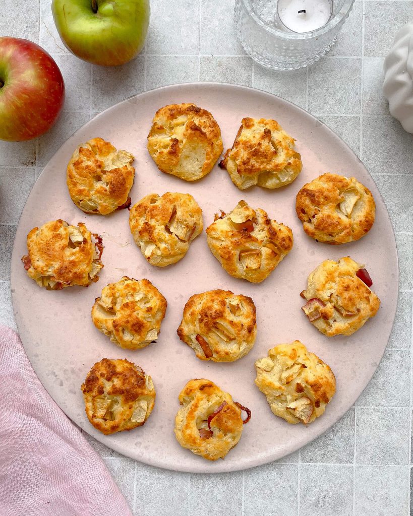 Sausainiai su obuoliais